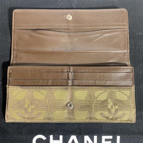 portafoglio chanel usato depop|Altro.